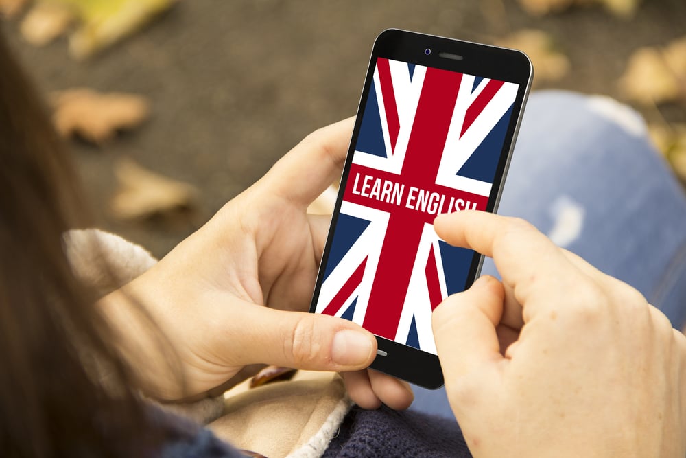 Poner en práctica tips para mejorar tu CV en inglés en un dispositivo móvil.-1
